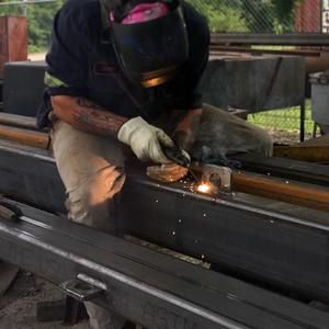 Meet your Posher, Devin